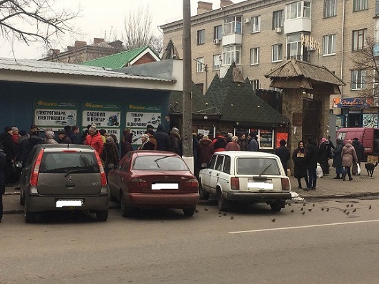 Без черг і битв: скільки кременчужанам пропонують заробити на волоських горіхах