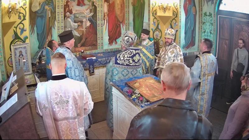 Свято віри й сили у Храмі «Усіх скорботних Радість»: парафія ПЦУ у Кременчуці молиться та допомагає фронту