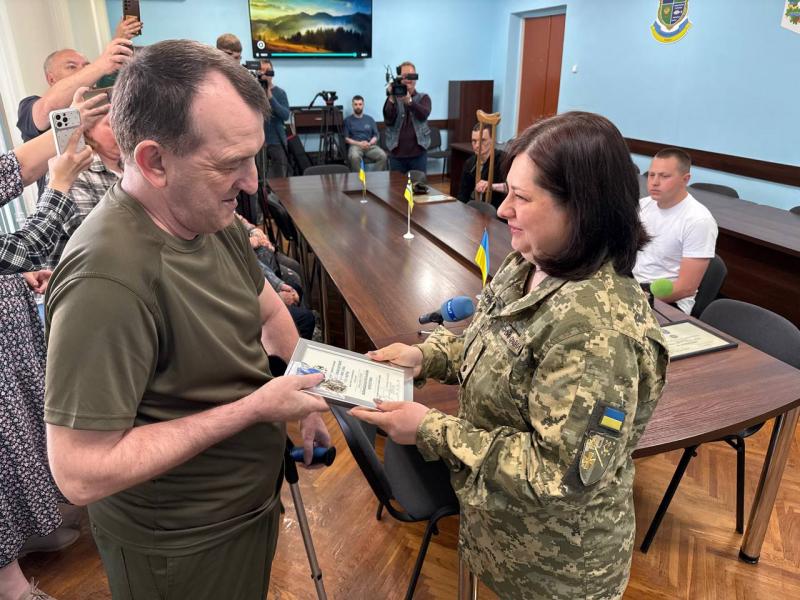 Медалі «За поранення» та «Комбатантські хрести»: у Кременчуці вшанували військових