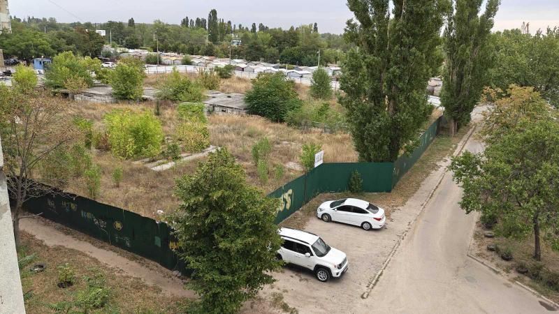 Кременчук за парканом: що насправді відбувається за огорожами будмайданчиків