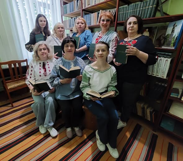У Кременчуці відзначають День вишиванки: соцмережі заполонили патріотичні світлини
