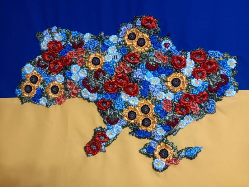 Прапор, присвячений полеглому захиснику: сестра Героя України Романа Зеленського стала лауреаткою всеукраїнського фотоконкурсу