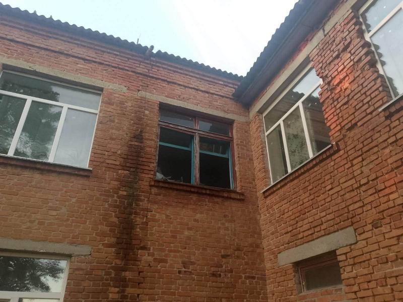 Школа, будинок культури та житлові будинки: наслідки ворожої атаки в Кременчуцькому районі