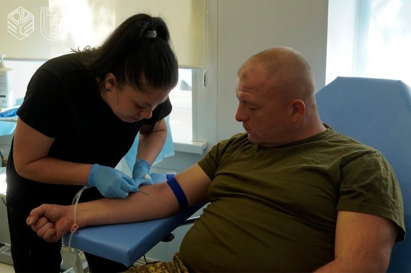 Гвардійці 37-го полку здали кров для тих, хто її потребує