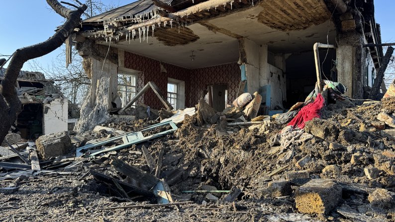 Уламки російського дрона пошкодили приватні будинки у Кременчуцькому районі