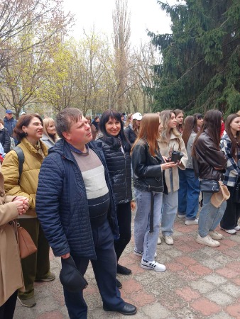 У КрНУ пройшов екологічний захід GREEN FEST: від висадки квітів до створення «квітучих листівок»