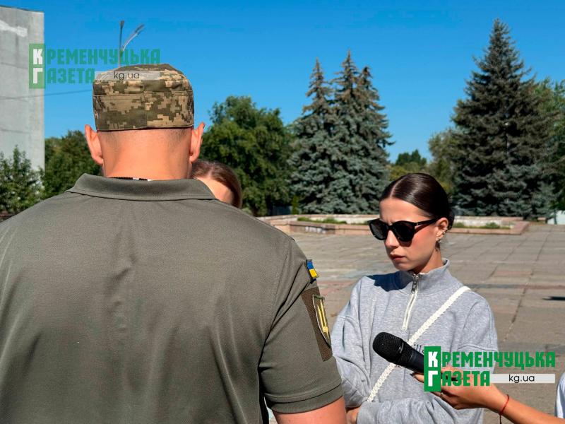 «Серце розривається від болю»: у Кременчуці провели в останню путь воїна Микиту Нестерова