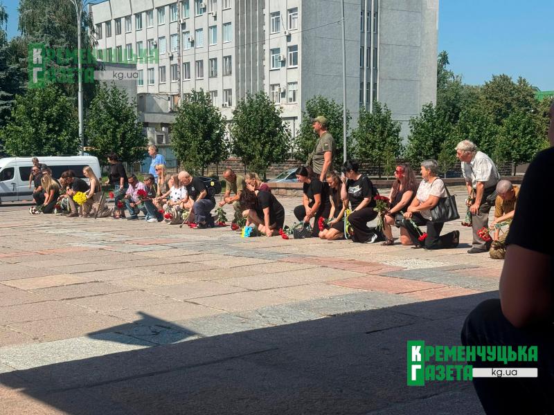 «Він повернувся з Ізраїлю, щоб захищати Батьківщину»: у Кременчуці попрощалися із розвідником Сергієм Коршаком
