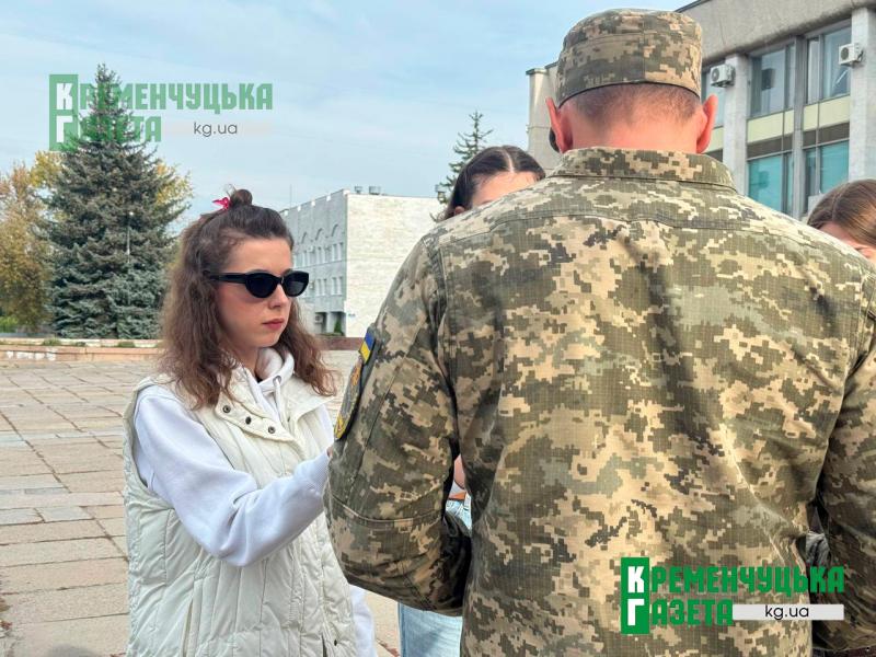 «Чуйний, завжди допоможе...»: у Кременчуці провели в останню путь військовослужбовця Олександра Кудрявцева