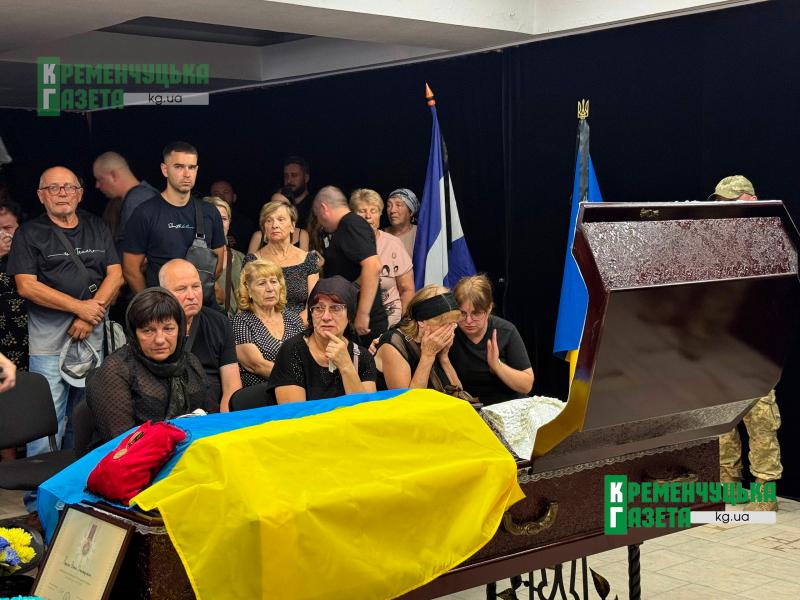 "Від молодшого лейтенанта до капітана, стільки боїв пройшов": у Кременчуці провели в останню путь танкіста Віталія Поркіна