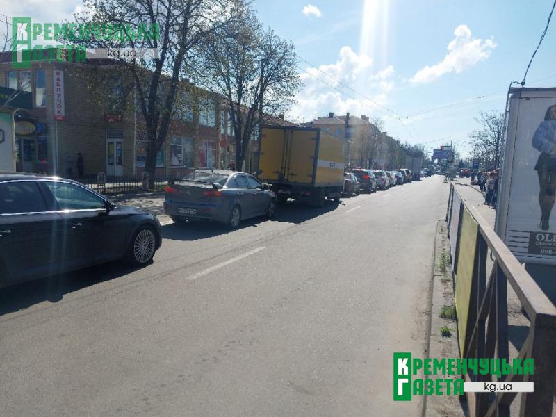 Центр Кременчука стоїть у заторах: стартував ремонт Крюківського мосту