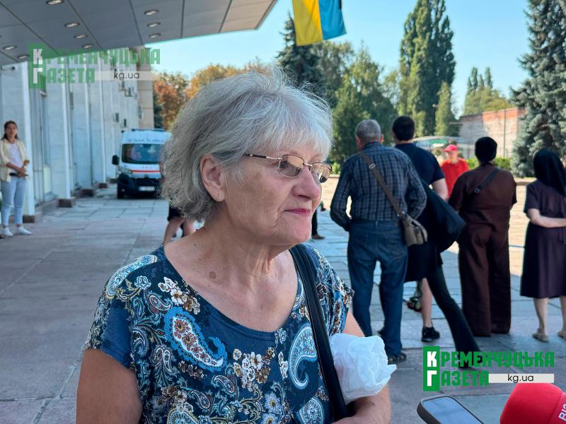 «Мав золоті руки й добре серце»: у Кременчуці провели в останню путь захисника Андрія Панченка