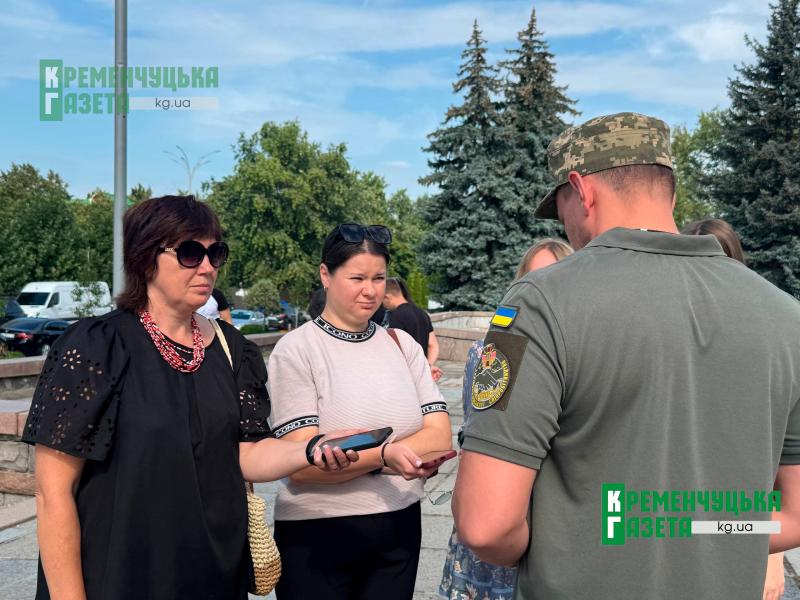 «Хлопці, бережіть себе»: у Кременчуці попрощалися з волонтером і воїном Валерієм Колесником