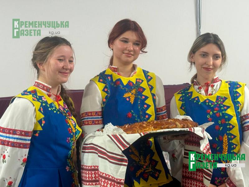 Світло знань у темряві укриття: як першокурсники КрНУ зустріли свій перший День знань