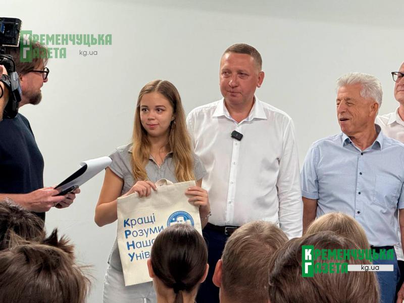 Світло знань у темряві укриття: як першокурсники КрНУ зустріли свій перший День знань