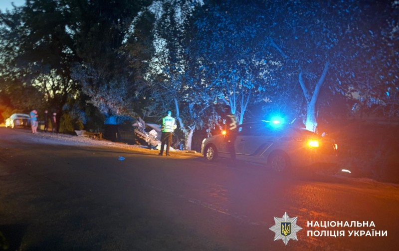 Смертельна ДТП неподалік Кременчука: водій Kia Cerato врізався в дерево