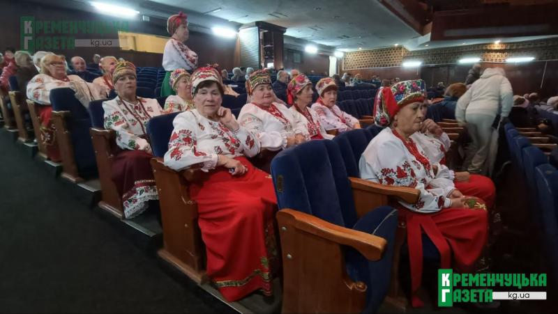 Зі студентськими квитками й гопаком: у Кременчуці розпочав роботу Університет третього віку