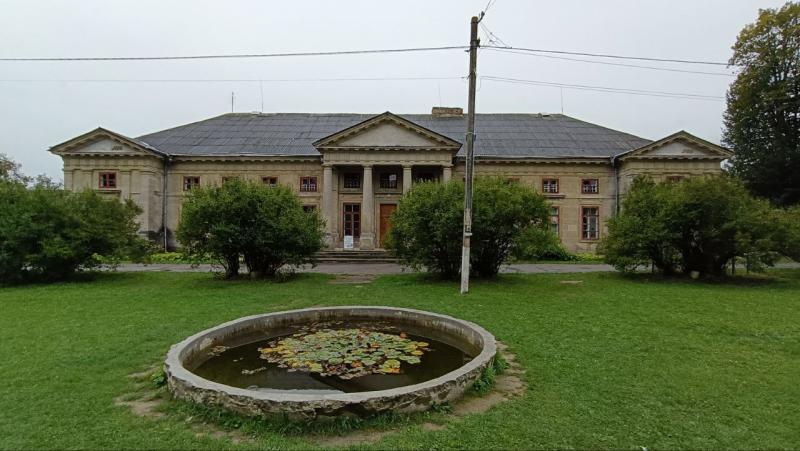 Унікальна історія одного палацу: журналістка Кременчуцької газети побачила, як рятують архітектурний шедевр Поділля