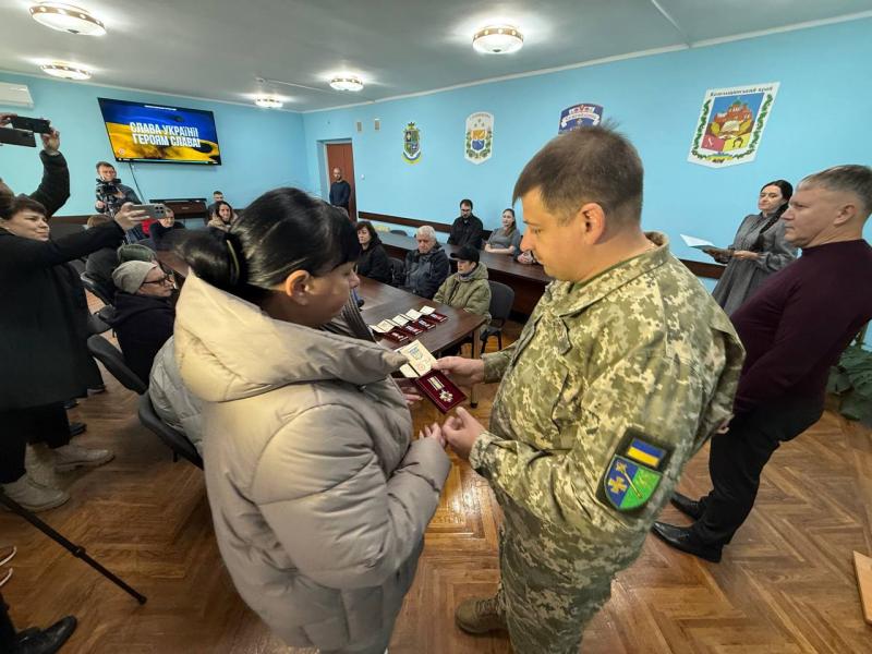 Афанасенко, Дзюбан, Нагорний, Вербенко, Ганжа та Каплун: Президент України нагородив кременчуцьких Героїв