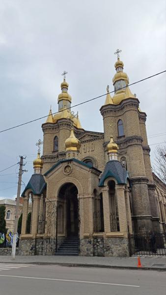 Таємниця східної стіни: чому у Свято-Миколаївському соборі Кременчука вирішили змінити іконостас