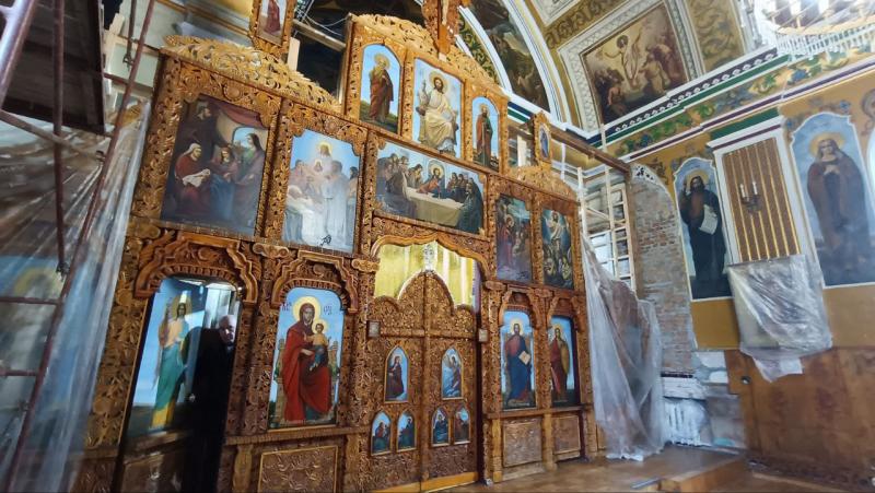 Таємниця східної стіни: чому у Свято-Миколаївському соборі Кременчука вирішили змінити іконостас