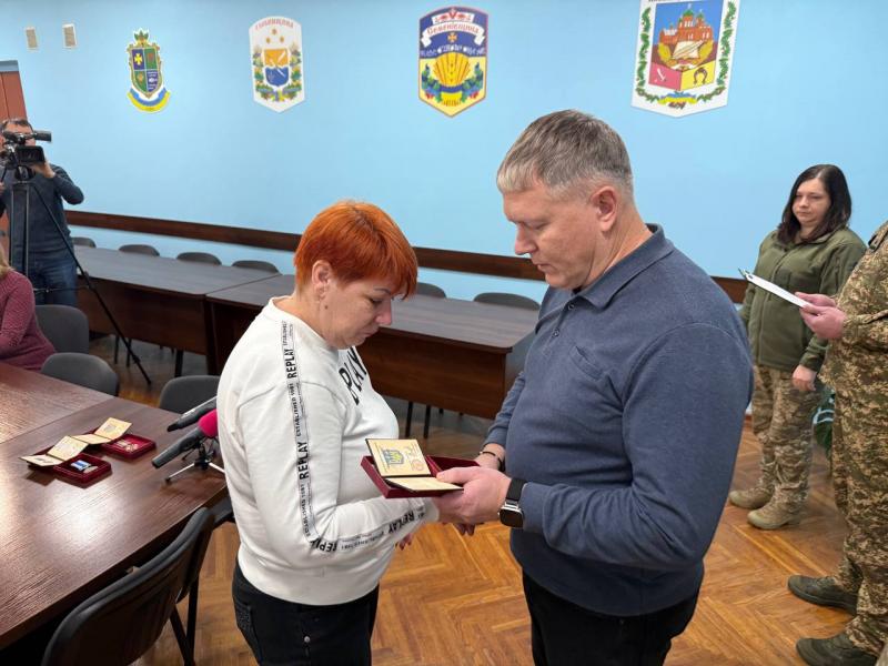 Садовенко, Скирда, Мельничук, Петінов: Президент України нагородив кременчуцьких Героїв