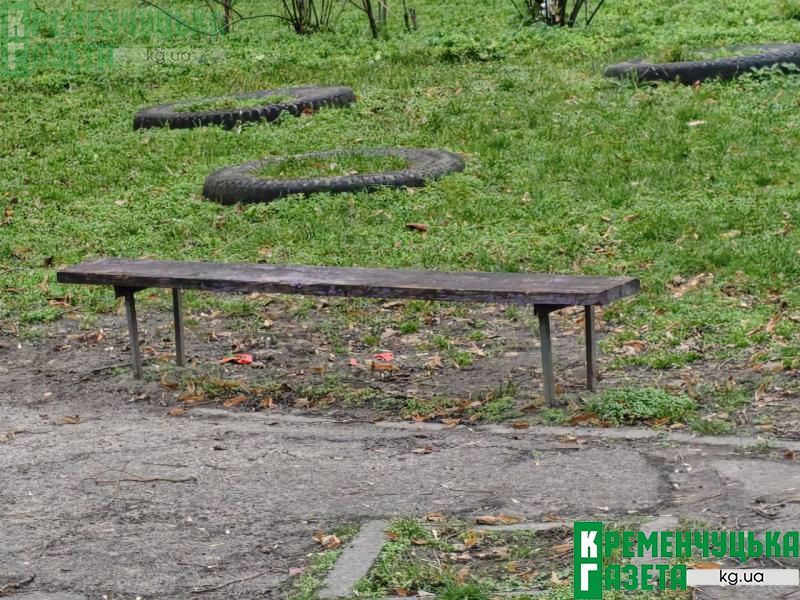«Дітям ніде гратися»: мешканки Небесної Сотні прийшли до мера з вимогою облаштувати майданчик