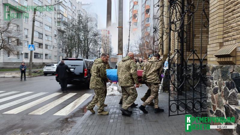«Він був людиною-сонцем»: у Кременчуці провели в останню путь Героя Олександра Бублика