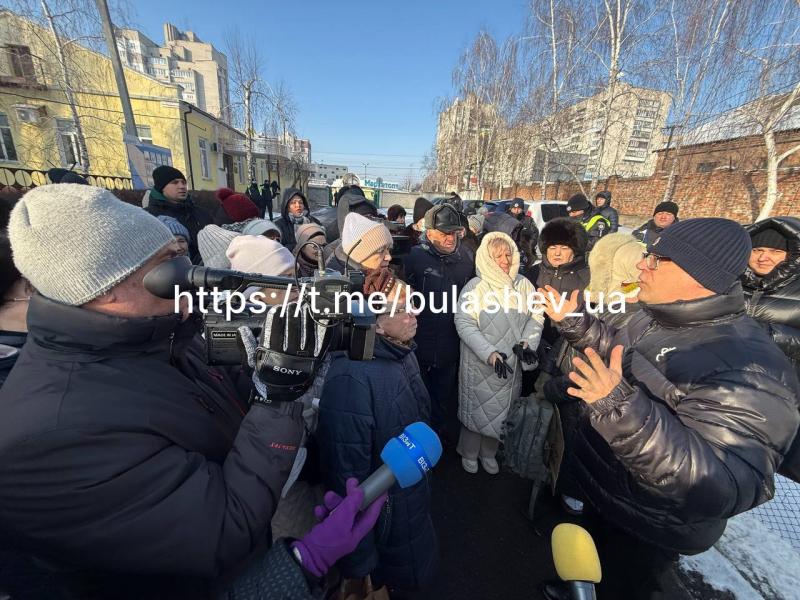 Світло, відсутній мер і перекритий проспект: як у Кременчуці протестували проти несправедливих знеструмлень