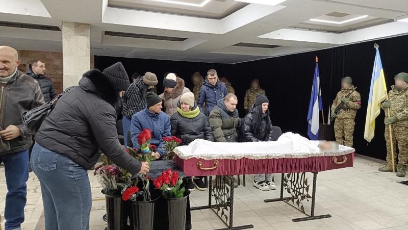 "У нього був принцип: якщо працювати, то працювати" у Кременчуці провели в останню путь нацгвардійця Володимира Бурейка