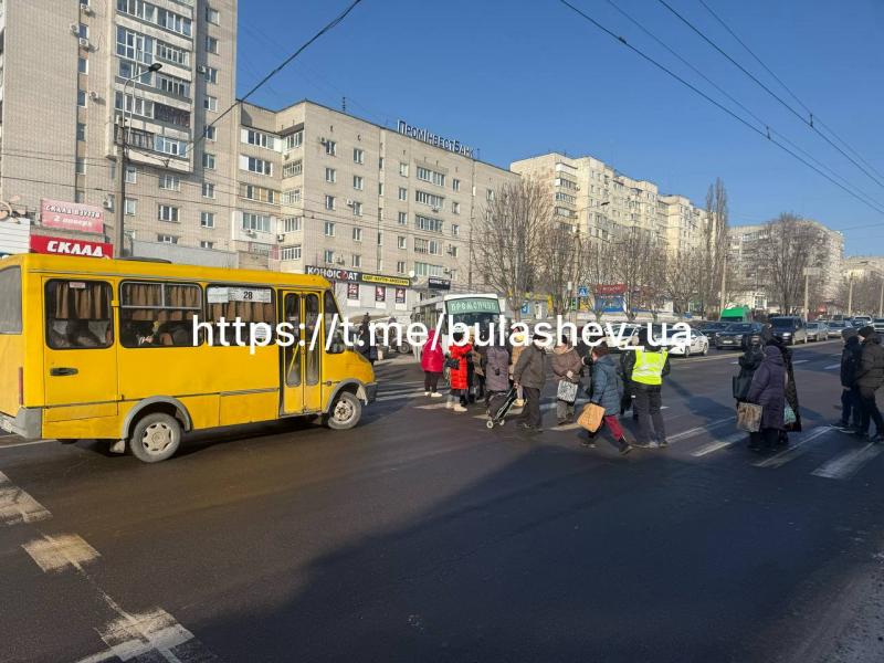 Світло, відсутній мер і перекритий проспект: як у Кременчуці протестували проти несправедливих знеструмлень