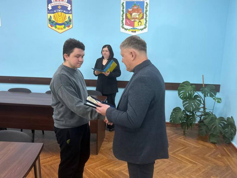Одейчук, Романенко та Бібік: Президент та Головнокомандувач ЗСУ нагородили посмертно кременчуцьких Героїв