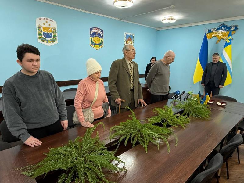 Одейчук, Романенко та Бібік: Президент та Головнокомандувач ЗСУ нагородили посмертно кременчуцьких Героїв