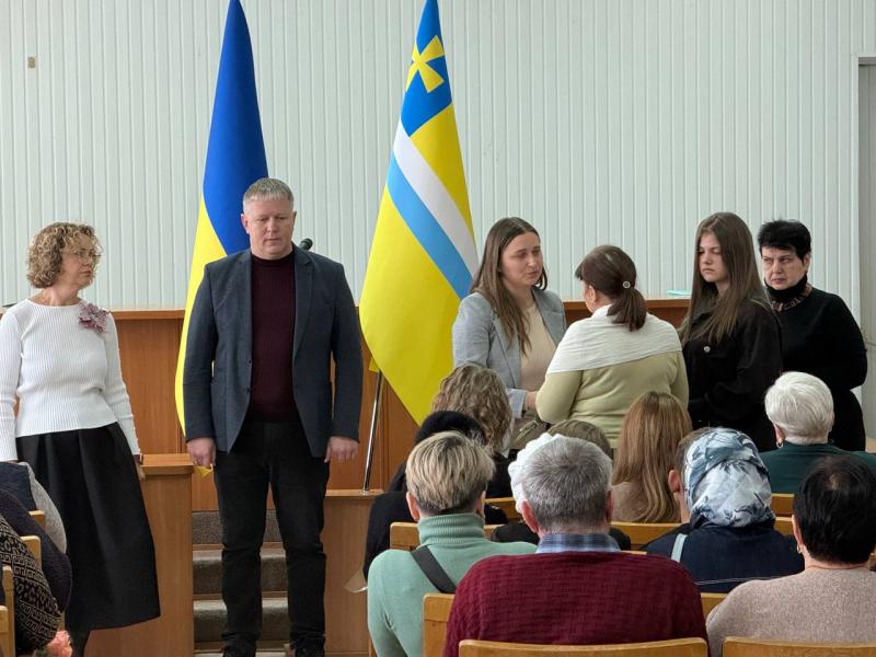 Родинам загиблих Захисників у Кременчуцькій райраді вручили відзнаки обласної ради