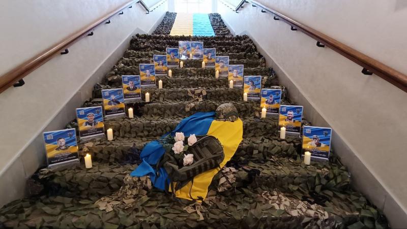 "Пам'ятаємо кожного з них": у Кременчуці посмертно вручили відзнаки «ЗАХИСНИК УКРАЇНИ – ГЕРОЙ КРЕМЕНЧУКА»