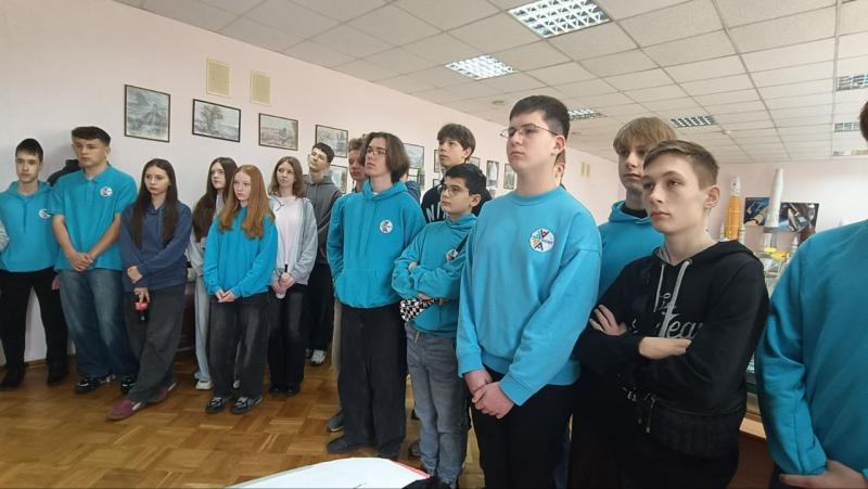 Від паперу до космосу: у Кременчуцькій гуманітарно-технологічній академії відкрили виставку про українське ракетобудування
