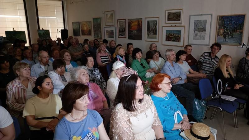 «Я відбудував собор музикою»: у Кременчуці відбувся унікальний концерт у колишньому будинку Володарських
