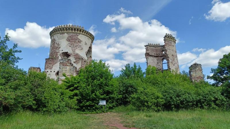 Містичне місто без людей і життя: чим журналістку Кременчуцької газети вразив замок на Тернопільщині