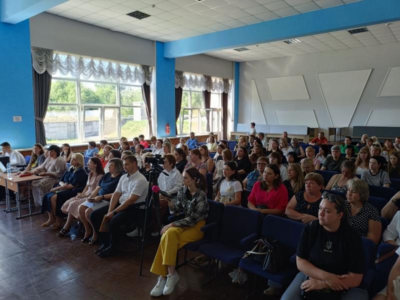 Звіт і одне запитання: у Кременчуцькому ліцеї №11 «Гарант» підбили підсумки навчального року