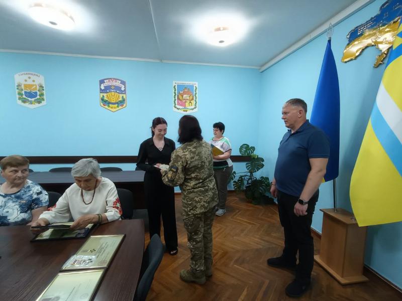 Нагороди за мужність і відвагу: у Кременчуцькій РВА вшанували зниклих безвісти військових