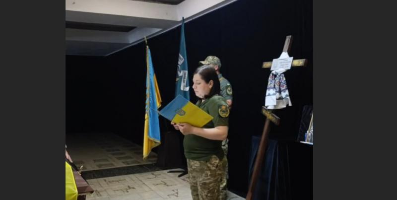 «Дуже хотілося вірити, що він повернеться»: у Кременчуці попрощалися з морським піхотинцем Павлом Стрижаком