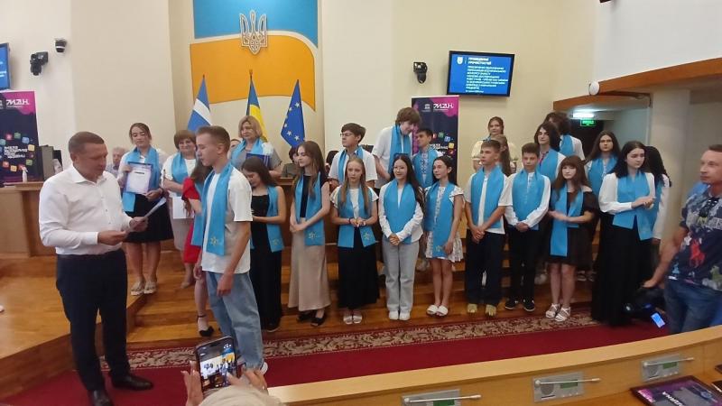 Наука починається зі школи: у Кременчуці нагородили талановитих учнів та педагогів