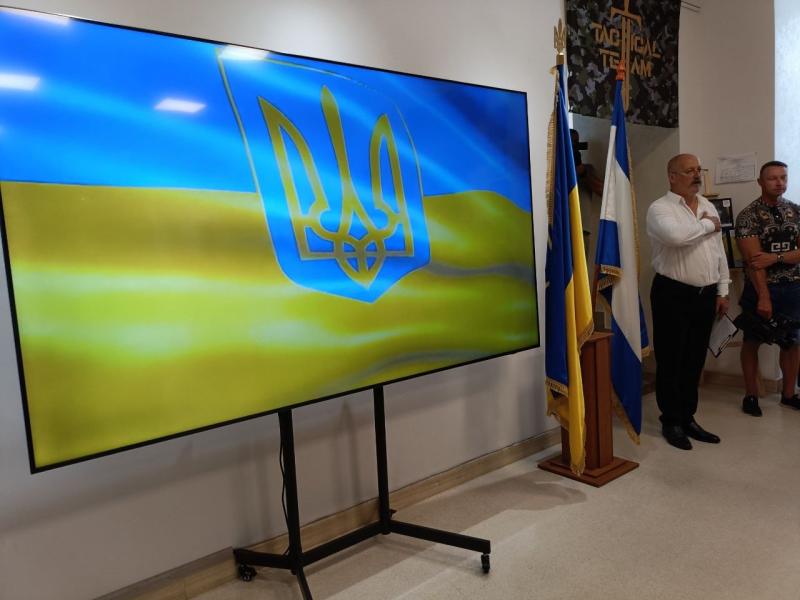 «Війна — у кожній кременчуцькій родині»: у музеї вручили відзнаки «Захисник України — Герой Кременчука» родинам полеглих воїнів