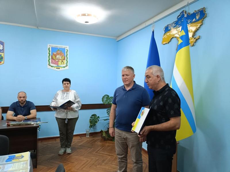 «Була чергова важка ніч»: після ворожої атаки у Кременчуцькій РВА відзначили Захисників і працівників підприємств з нагоди Дня Конституції