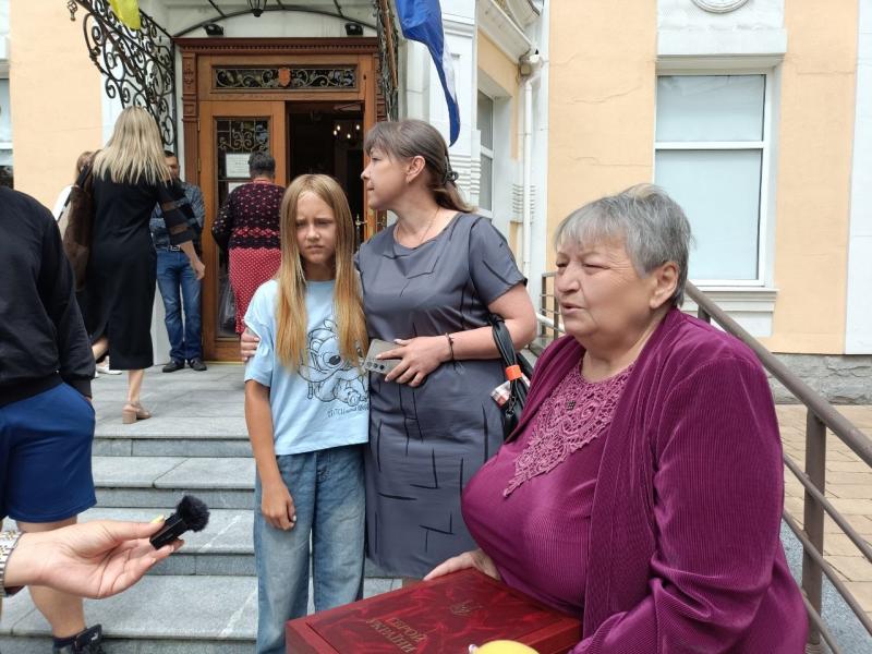 «Буду битися до кінця. Маю честь бути українцем»: у Кременчуці вручили відзнаки «Захисник України — Герой Кременчука» (посмертно)