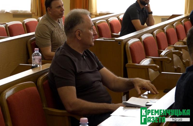 Податок чи допомога військовим? На сесії Кременчуцької міськради розгорілася суперечка через земельні пільги