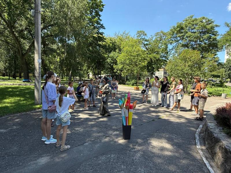Подорож у світ мистецтва та безпеки: у Кременчуцькому міському саду стартував яскравий фестиваль «Арт-сад»