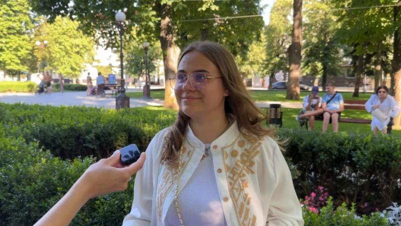 «Війна скоро закінчиться, Україна переможе. Я знаю це»: у Кременчуці громада тепло зустріла звільненого з полону захисника