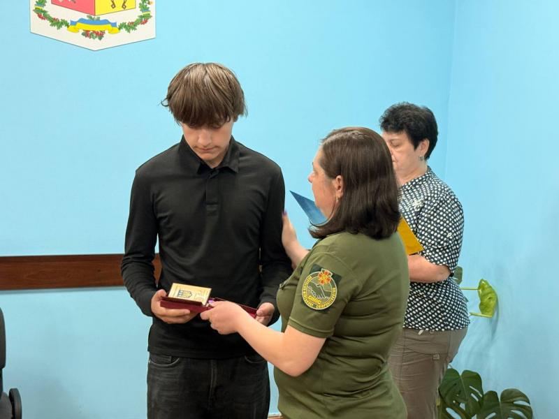 «Імена наших Героїв ніколи не будуть забуті»: у Кременчуці родинам захисників вручили державні й відомчі нагороди