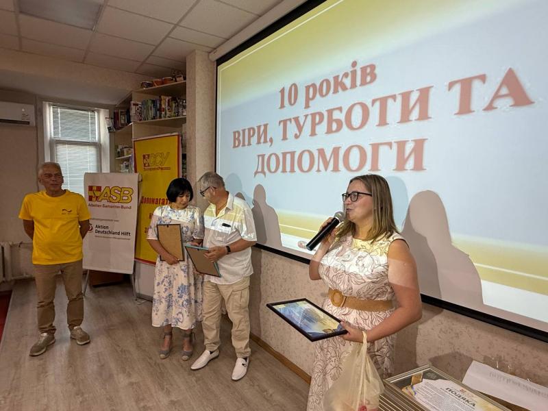 Понад 306 тонн гуманітарної допомоги за 10 років: у Кременчуці відзначили ювілей Спілки самаритян